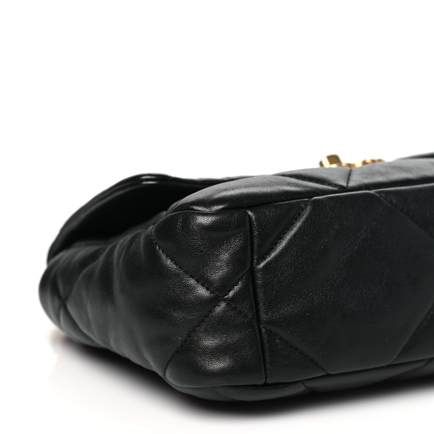 Lambskin Quilted Medium CHNL 19 Flap Black
