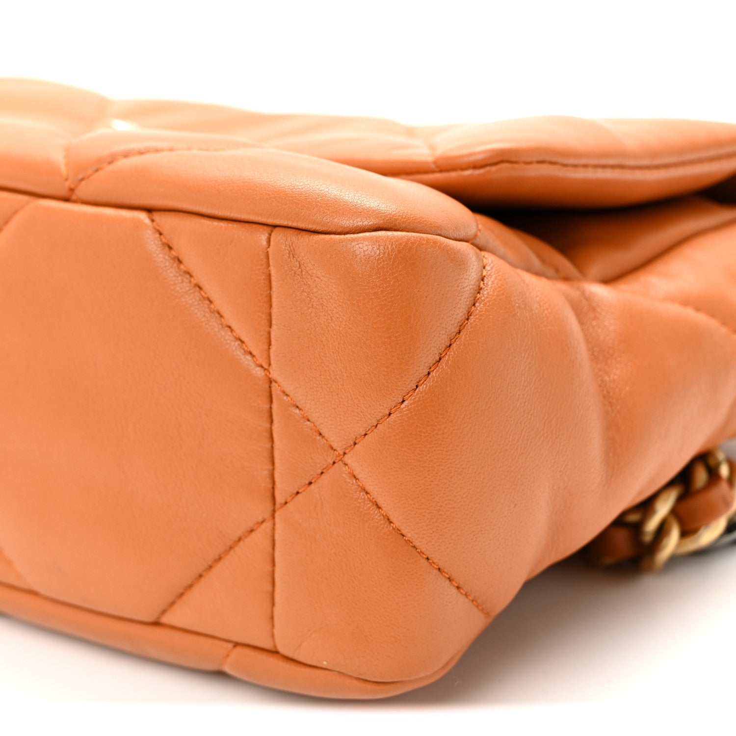 Lambskin Quilted Medium CHNL 19 Flap Light Brown