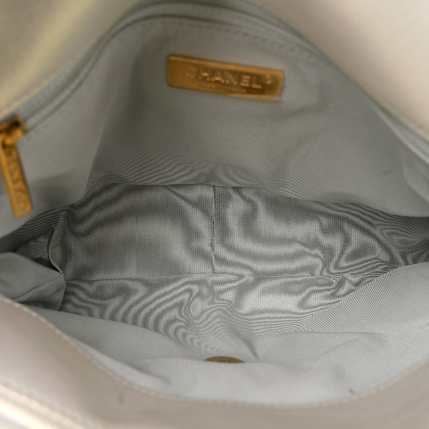 Iridescent Calfskin Quilted Large CHNL 19 Flap White