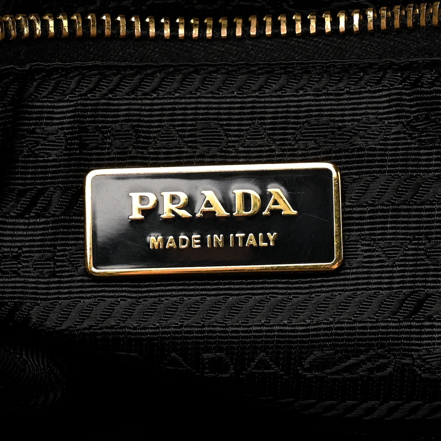 Saffiano Lux Extra Large Galleria Double Zip Tote Black