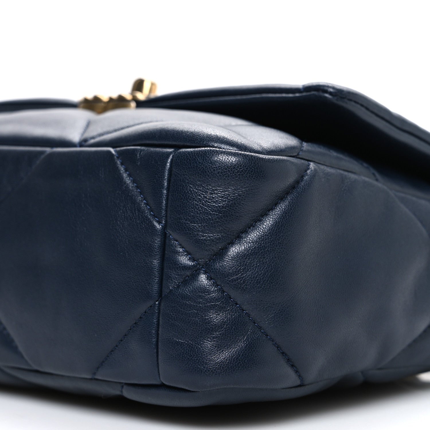 Lambskin Quilted Medium CHNL 19 Flap Navy Blue