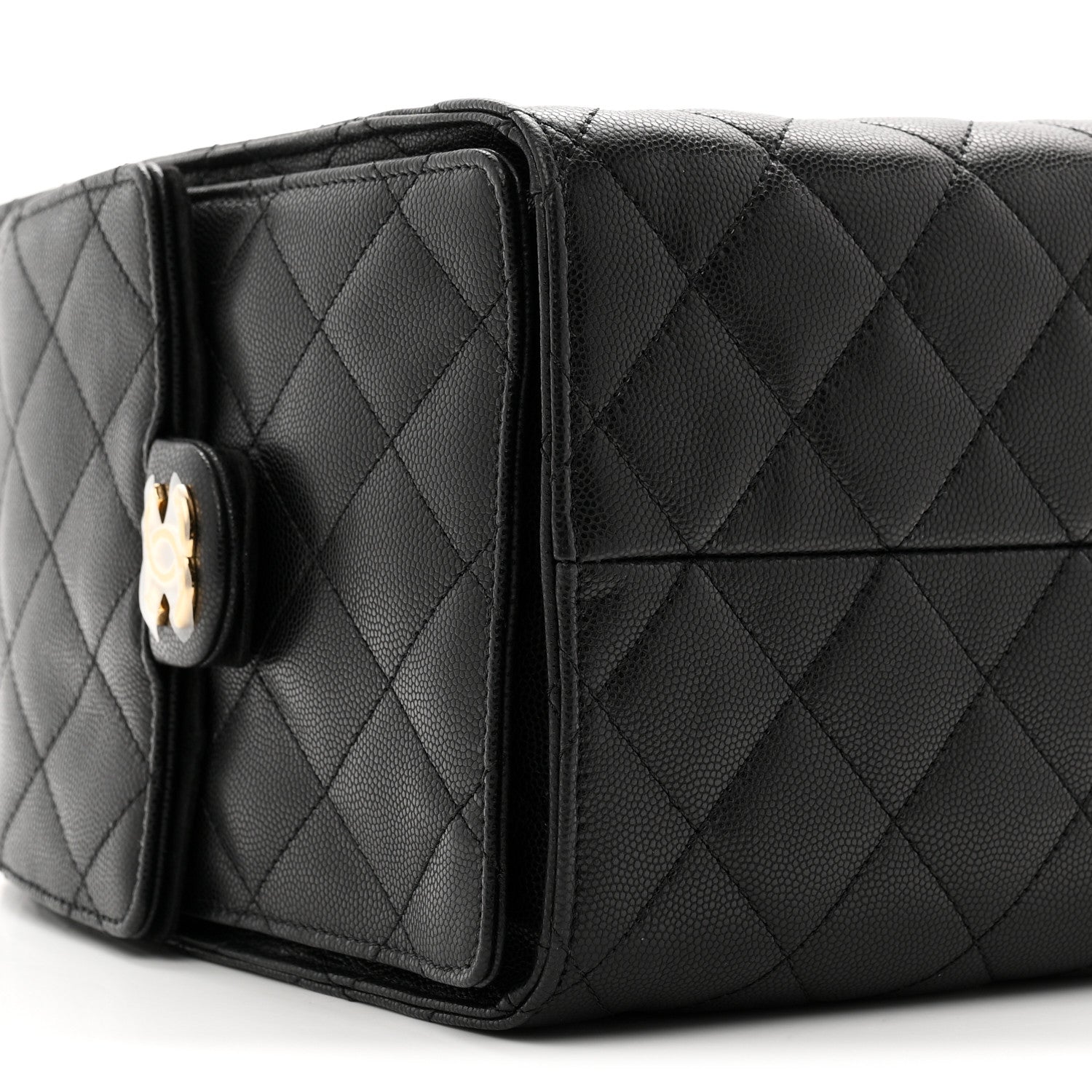 Caviar Quilted Medium CHNL 25 Handbag Black