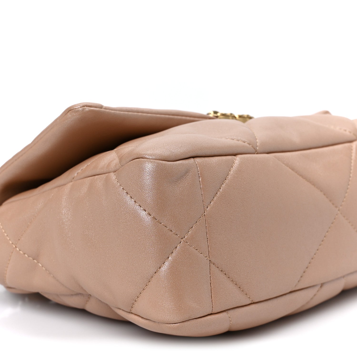 Shiny Lambskin Quilted Medium CHNL 19 Flap Beige