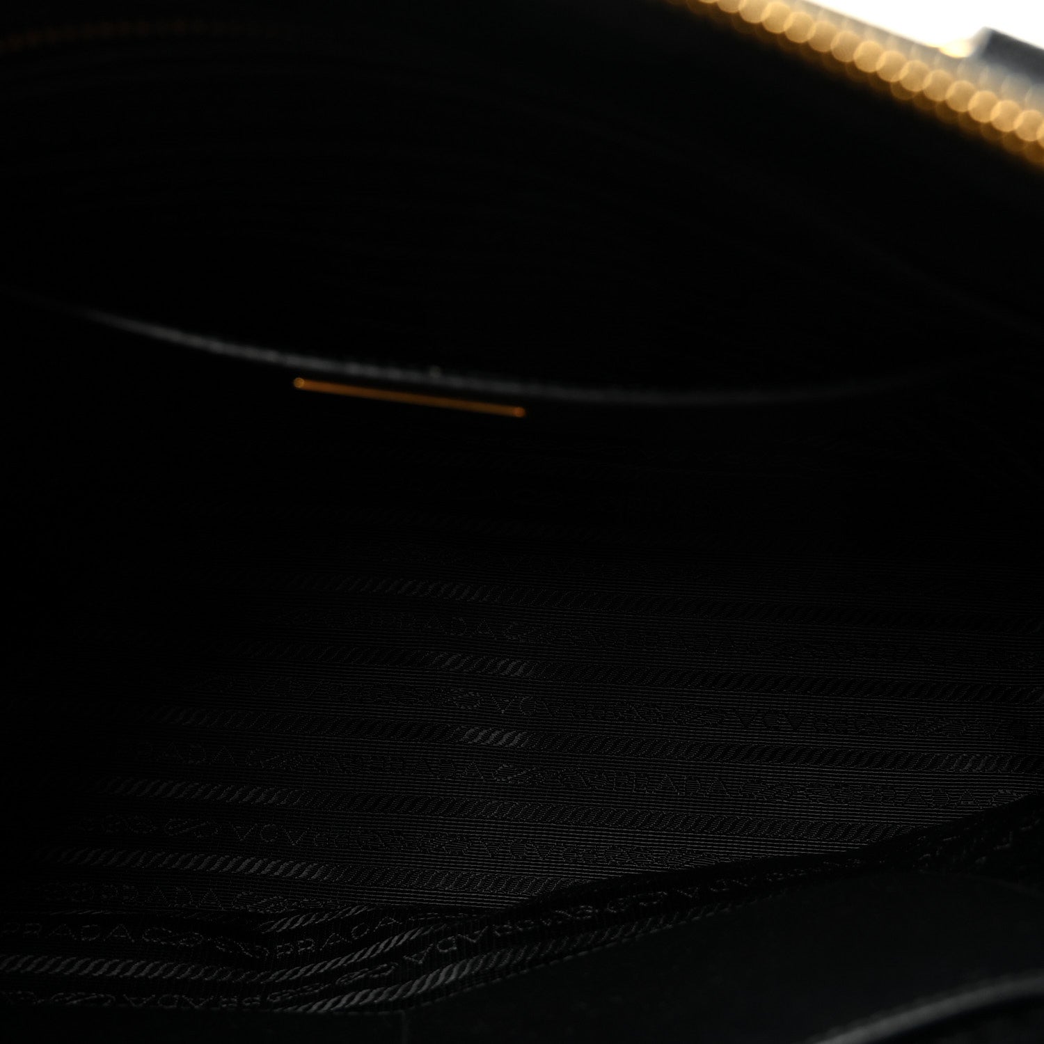 Saffiano Lux Medium Galleria Double Zip Tote Black