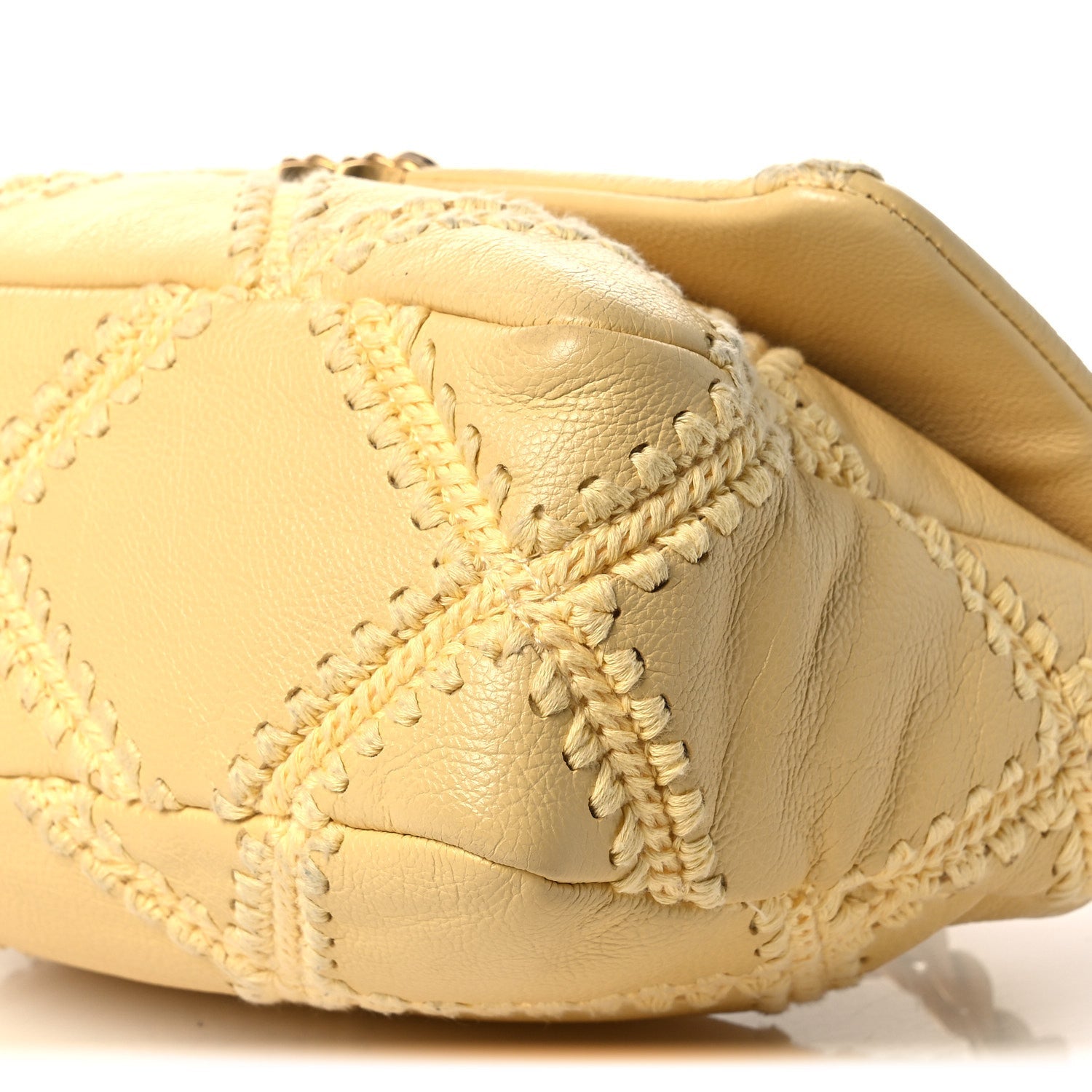 Calfskin Crochet Medium CHNL 19 Flap Yellow
