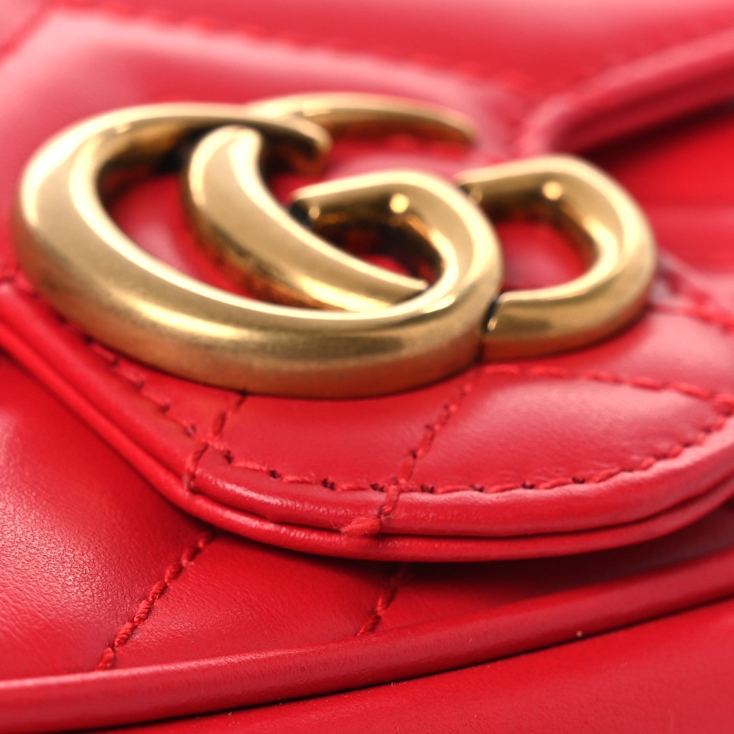 Calfskin Matelasse Super Mini GG Marmont Shoulder Bag Hibiscus Red