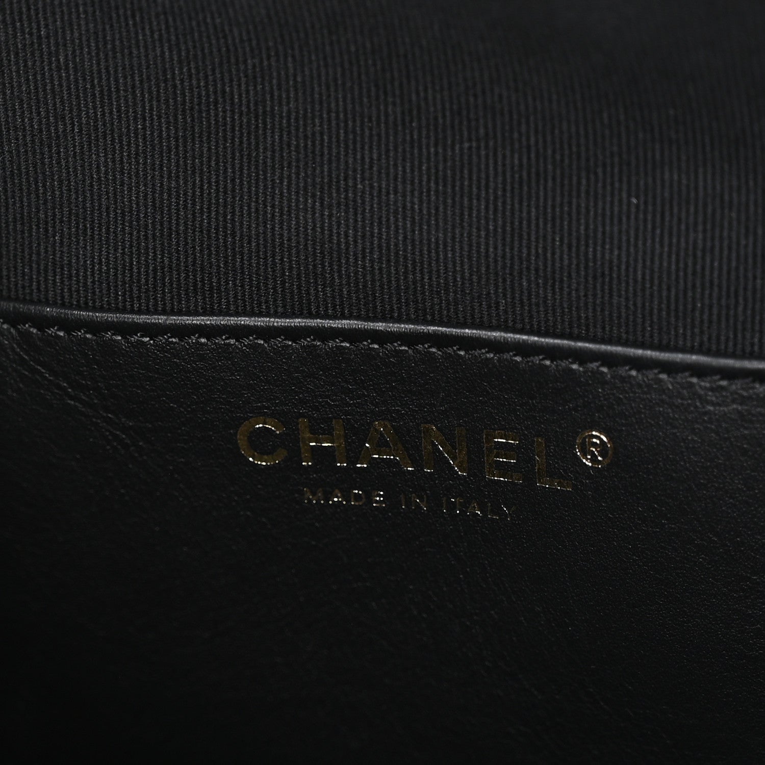 Shiny Crumpled Calfskin Quilted Medium CHNL 25 Handbag Black