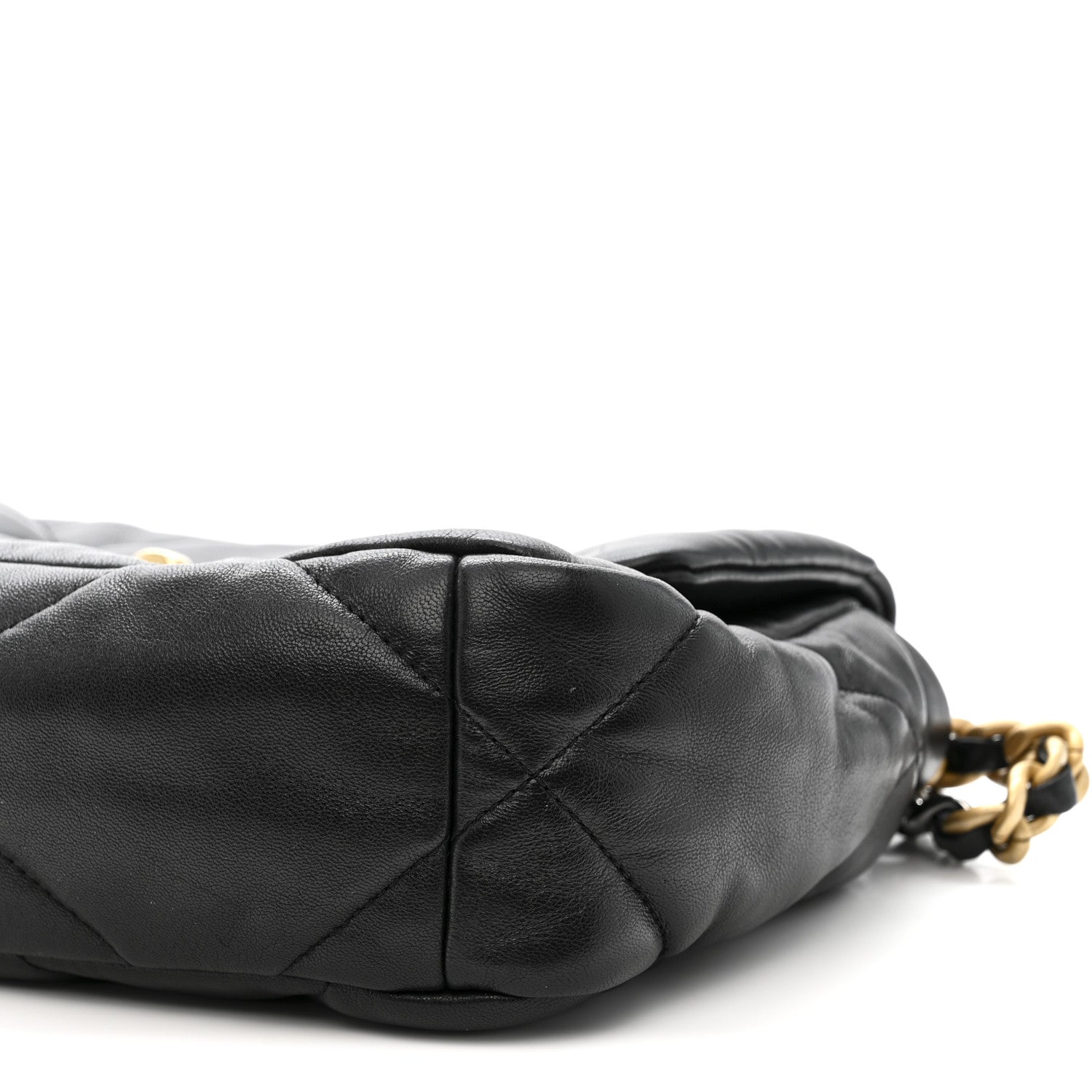 Lambskin Quilted Medium CHNL 19 Flap Black