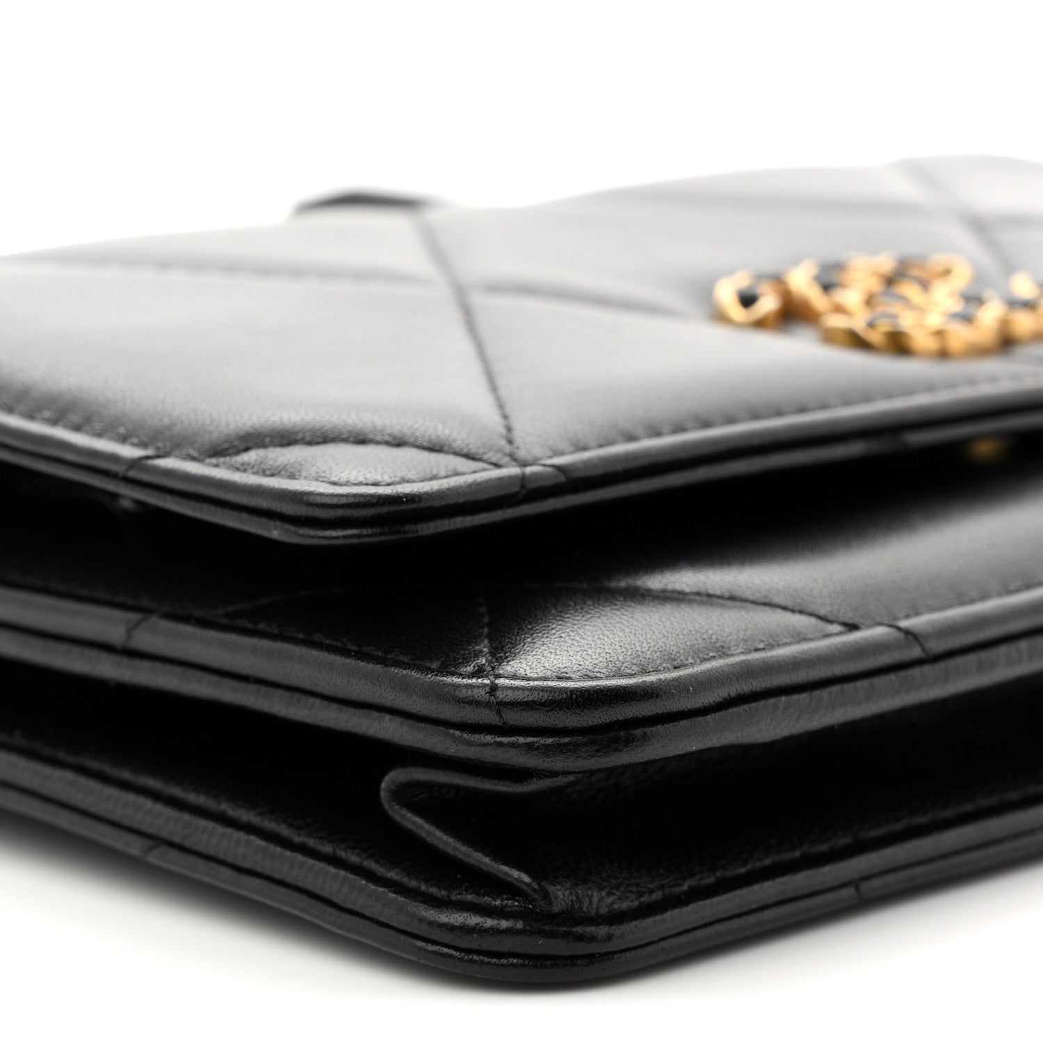 Lambskin Quilted CHNL 19 Wallet On Chain WOC Black
