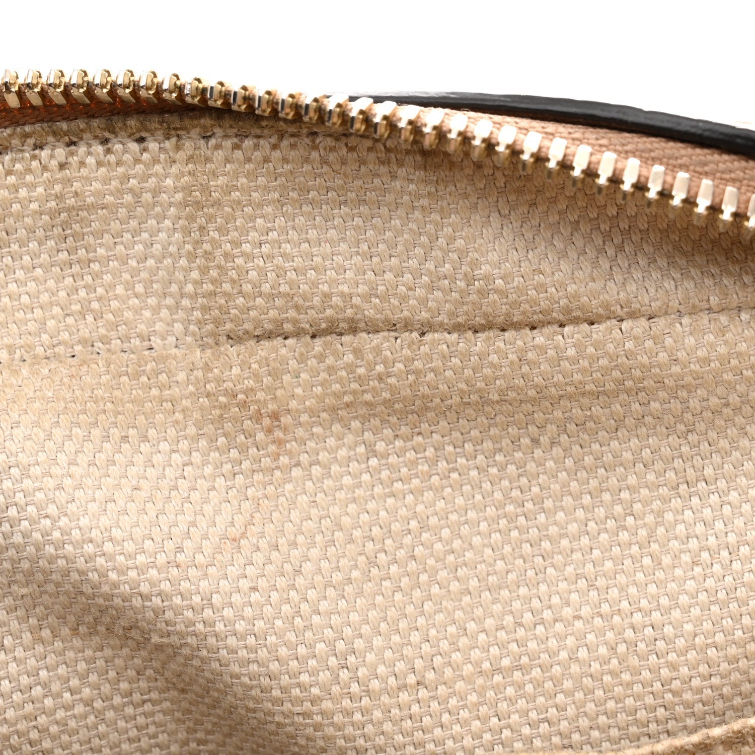 Pebbled Calfskin Small Soho Disco Bag Camelia