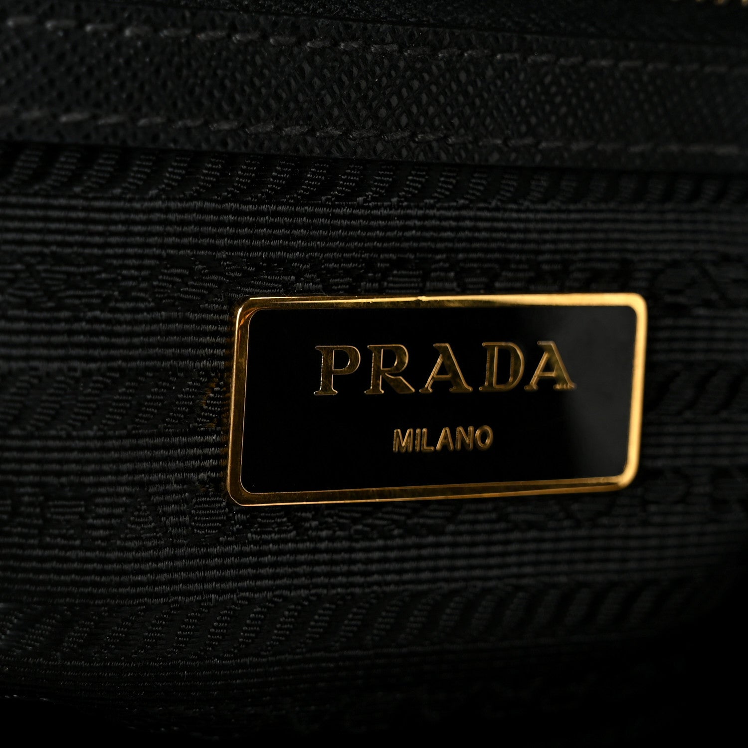 Saffiano Small Galleria Double Zip Tote Black
