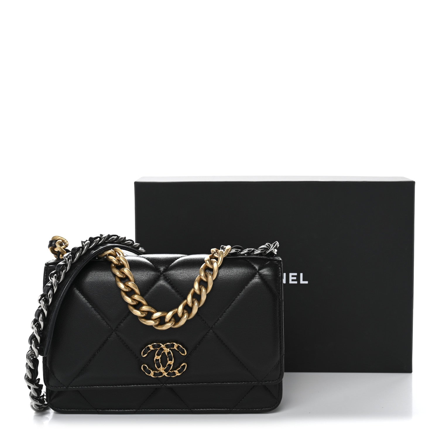 Lambskin Quilted CHNL 19 Wallet On Chain WOC Black