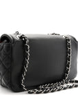 Caviar Medium Timeless CC Flap Black