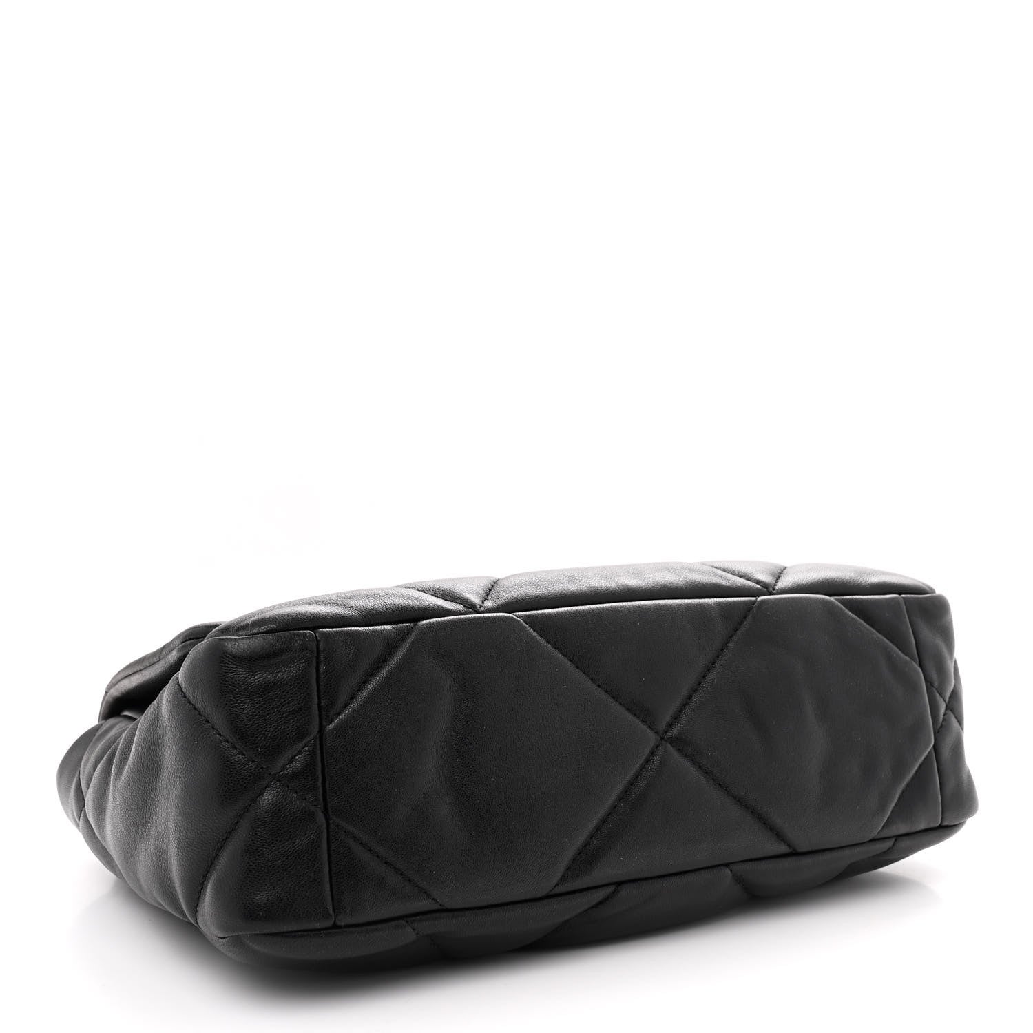 Lambskin Quilted Medium CHNL 19 Flap Black