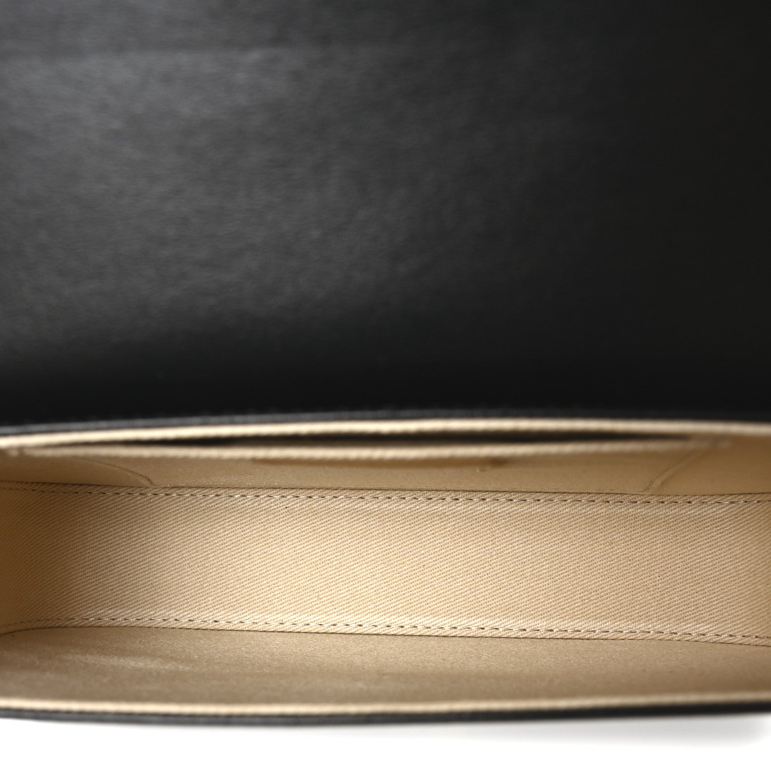 Smooth Calfskin Le Carinu Black