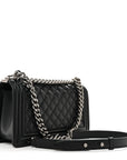 Caviar Quilted Medium Boy Flap Black