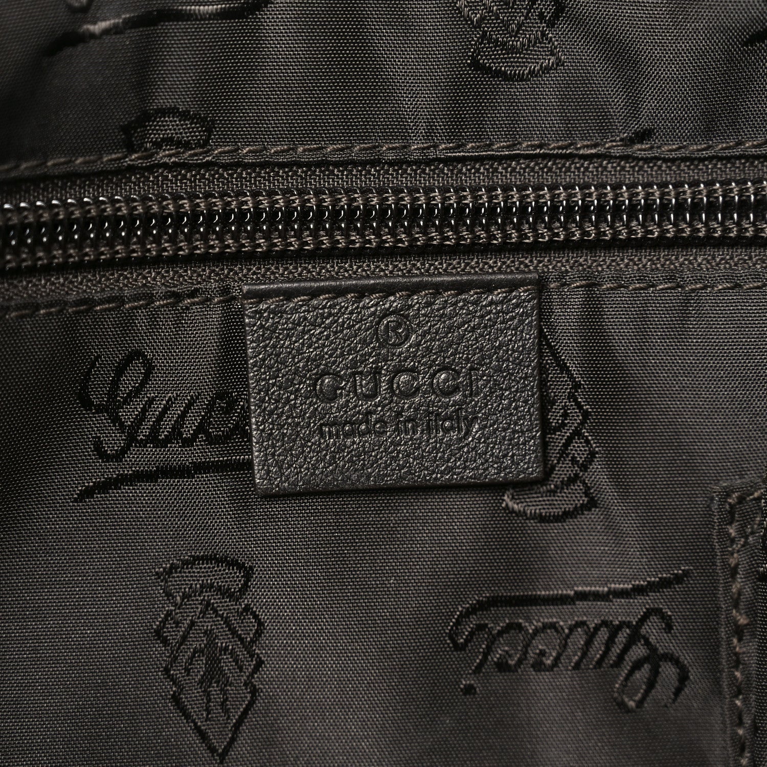 GCCIssima Medium Flat Messenger Bag Black