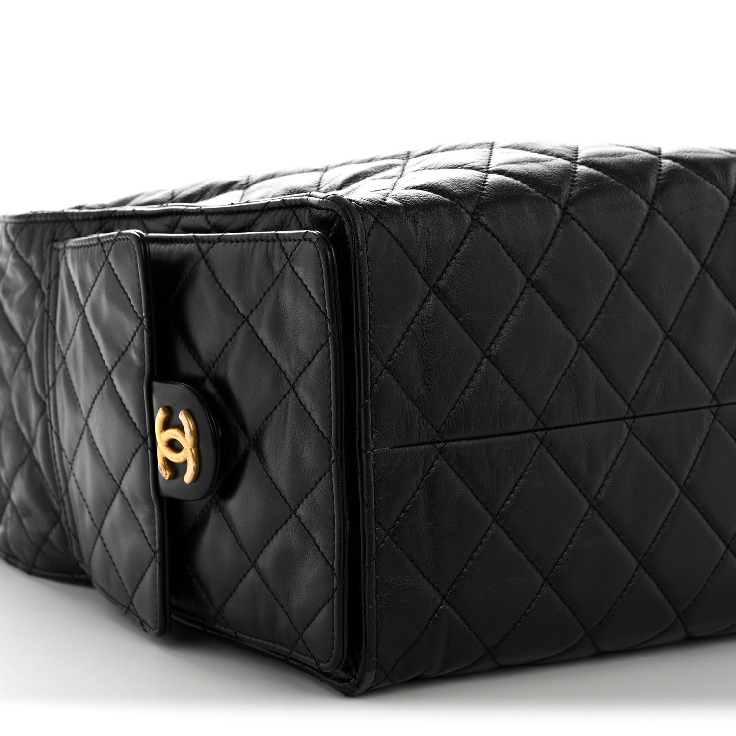 Shiny Crumpled Calfskin Quilted Medium CHNL 25 Handbag Black