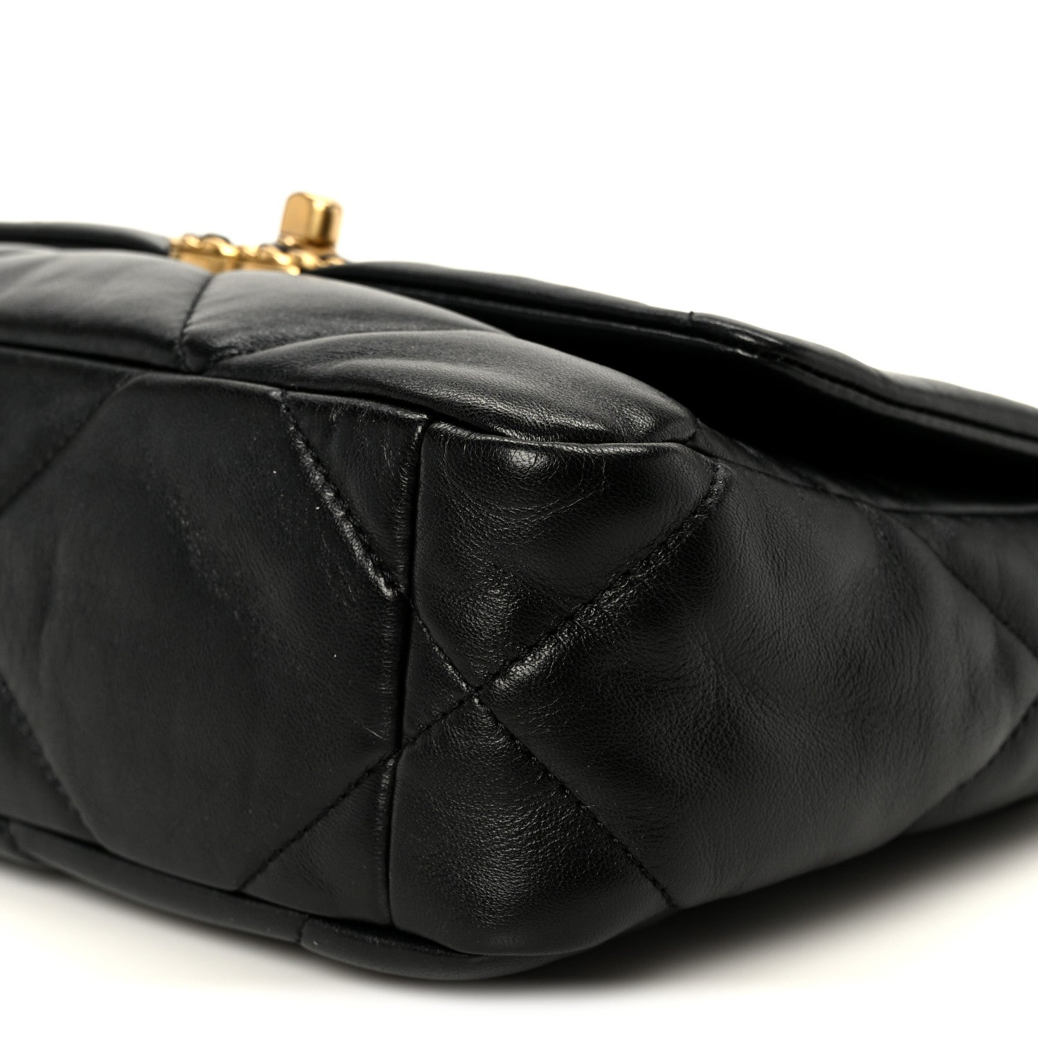 Lambskin Quilted Medium CHNL 19 Flap Black