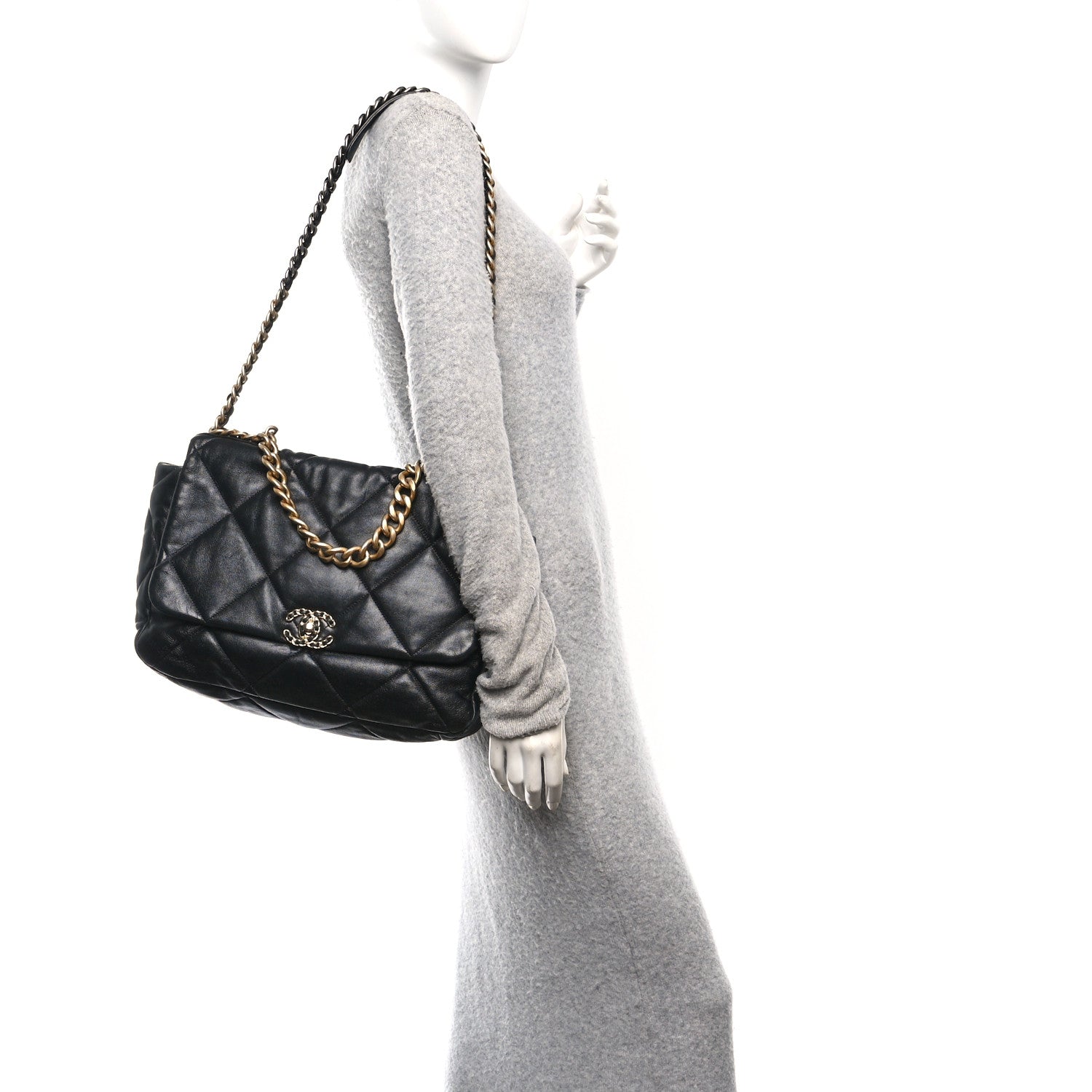 Lambskin Quilted Maxi CHNL 19 Flap Black
