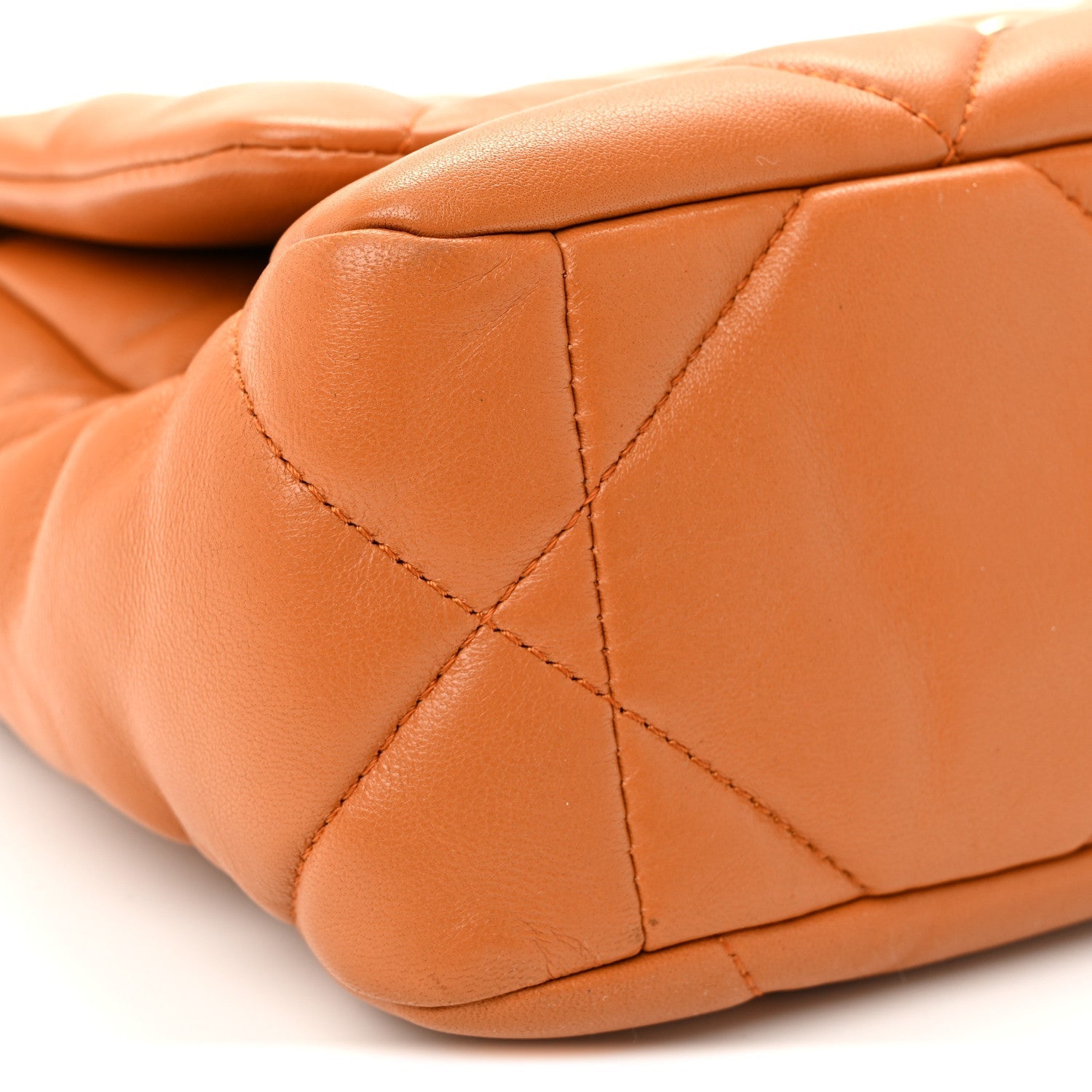 Lambskin Quilted Medium CHNL 19 Flap Light Brown