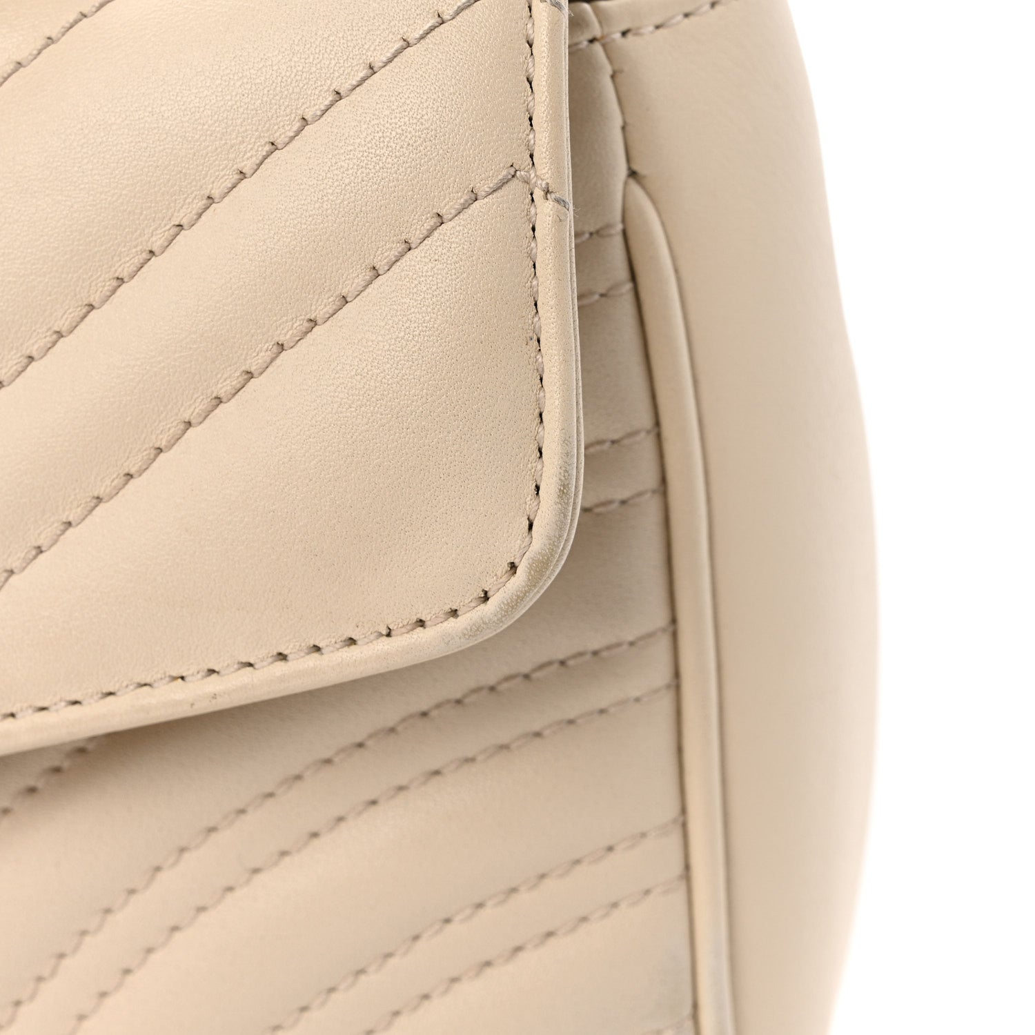 Calfskin Matelasse Small GG Marmont Shoulder Bag White