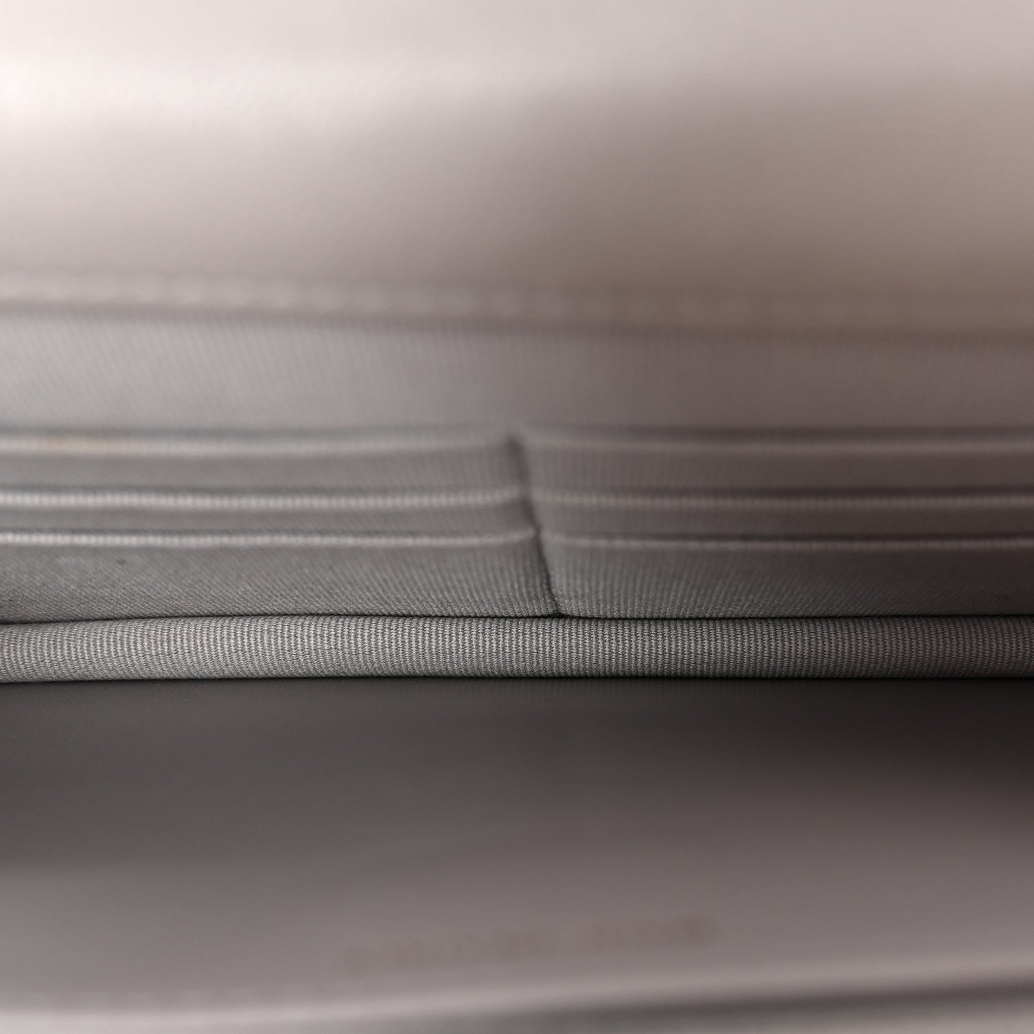 Lambskin Quilted CHNL 19 Wallet On Chain WOC Grey