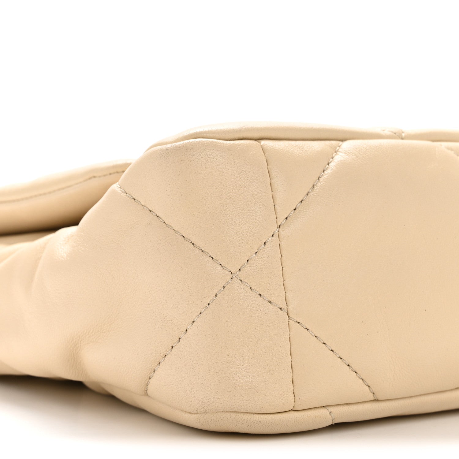 Lambskin Quilted Medium CHNL 19 Flap Beige