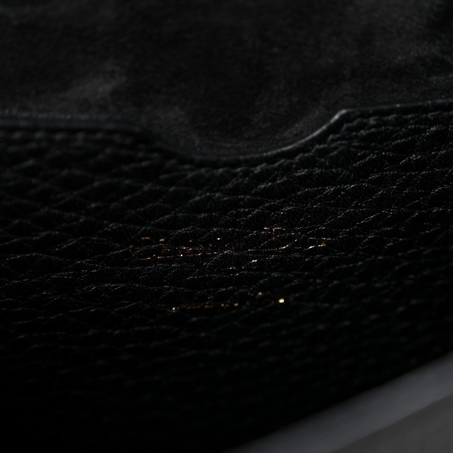 Grained Calfskin Large Bobby Flap Black