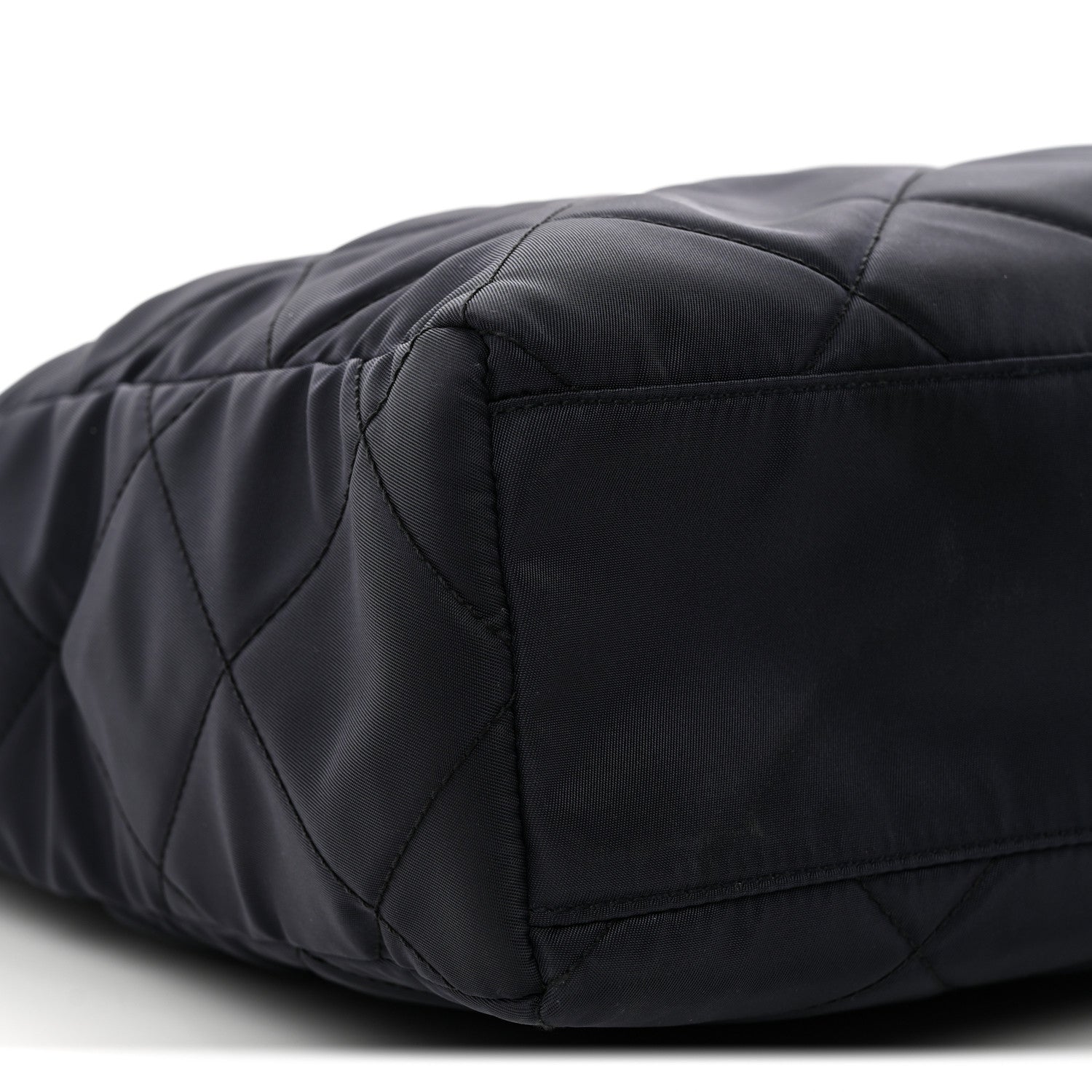 Nylon Tessuto Impuntu Quilted Tote Baltico