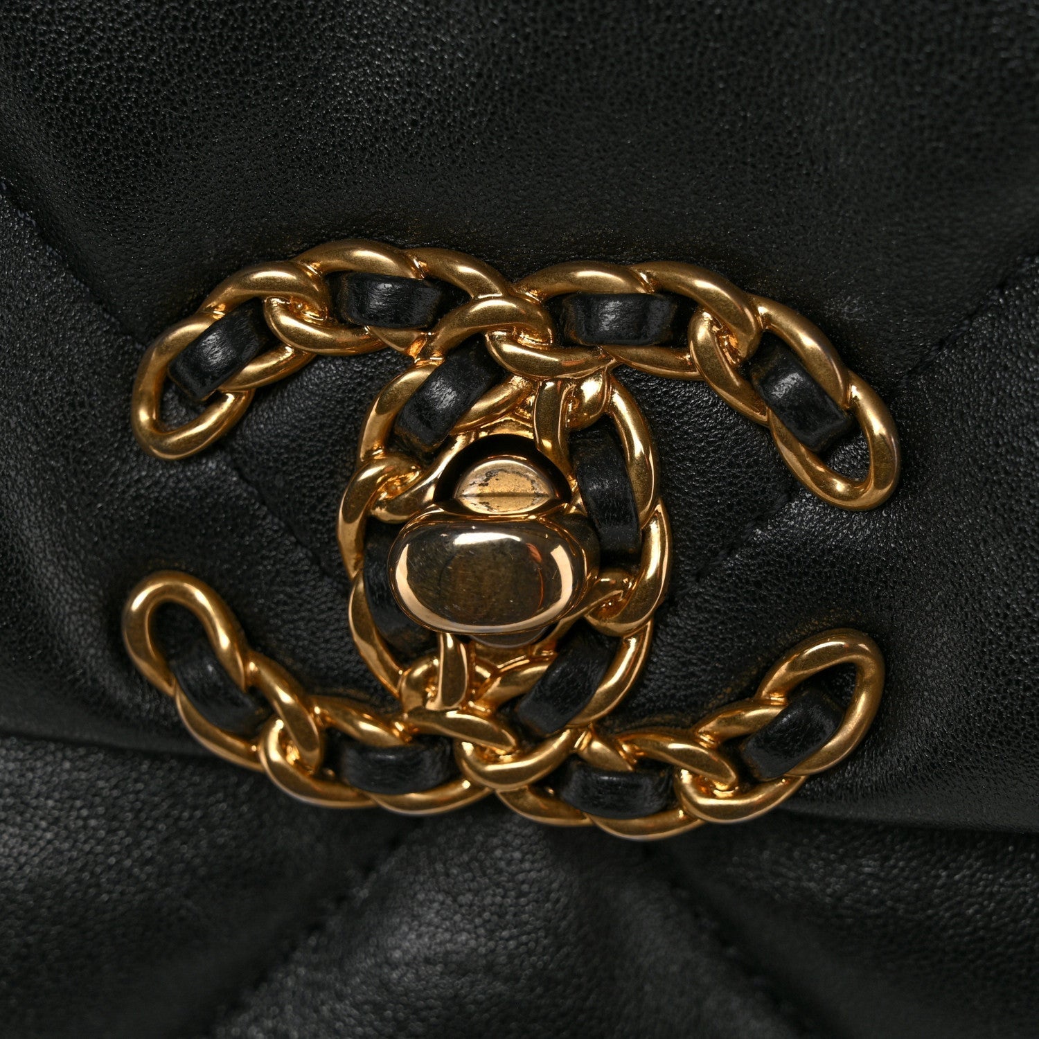 Goatskin Quilted Medium CHNL 19 Flap Black