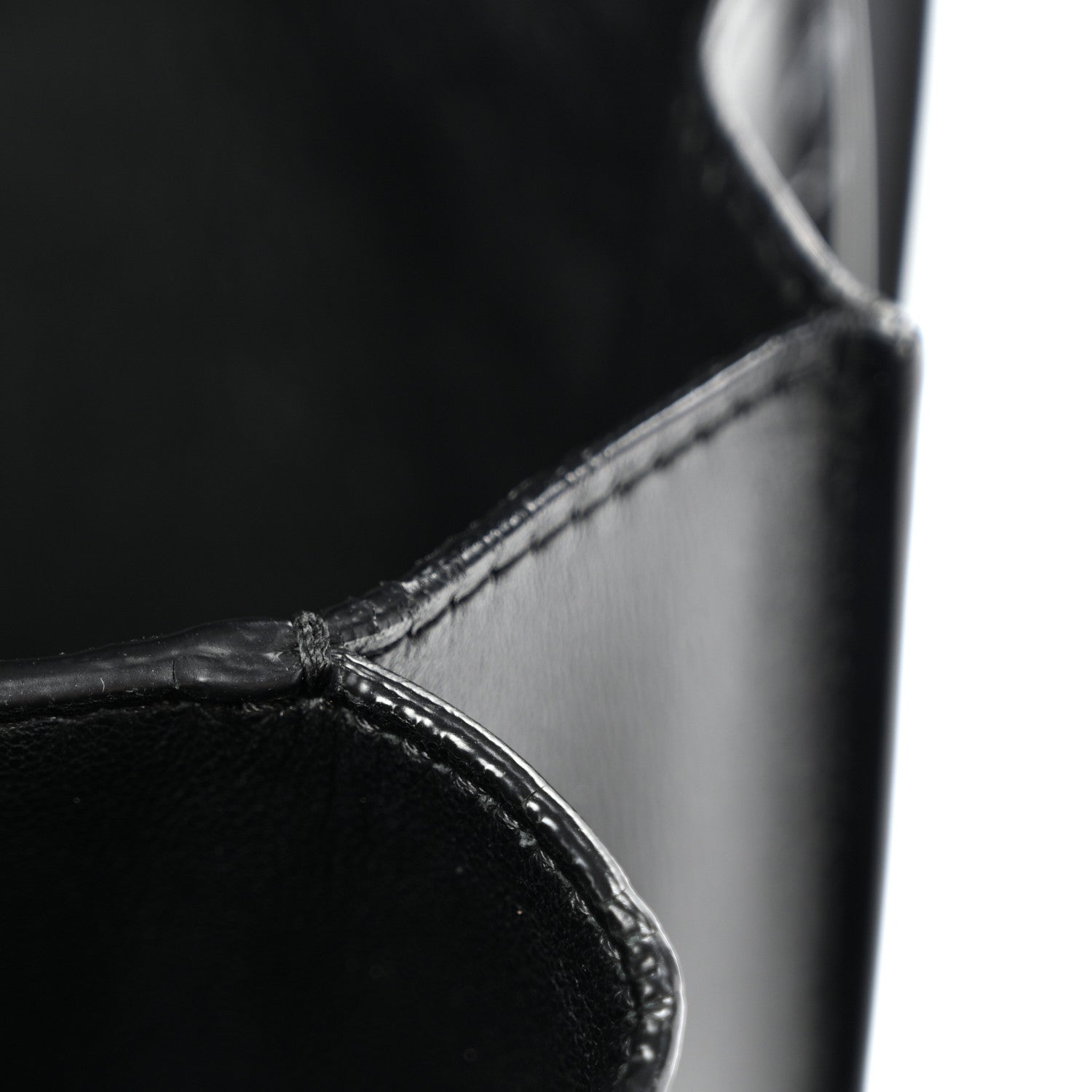 Box Calfskin Medium Classic Box Flap Bag Black