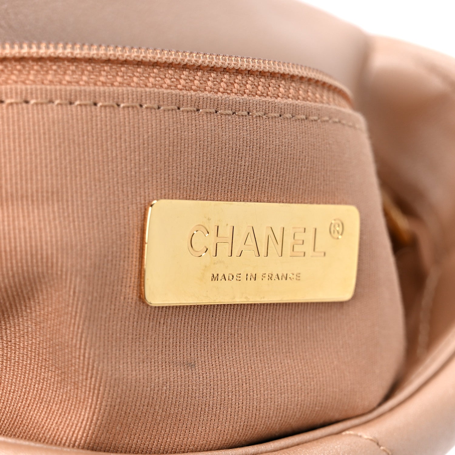 Shiny Lambskin Quilted Medium CHNL 19 Flap Beige
