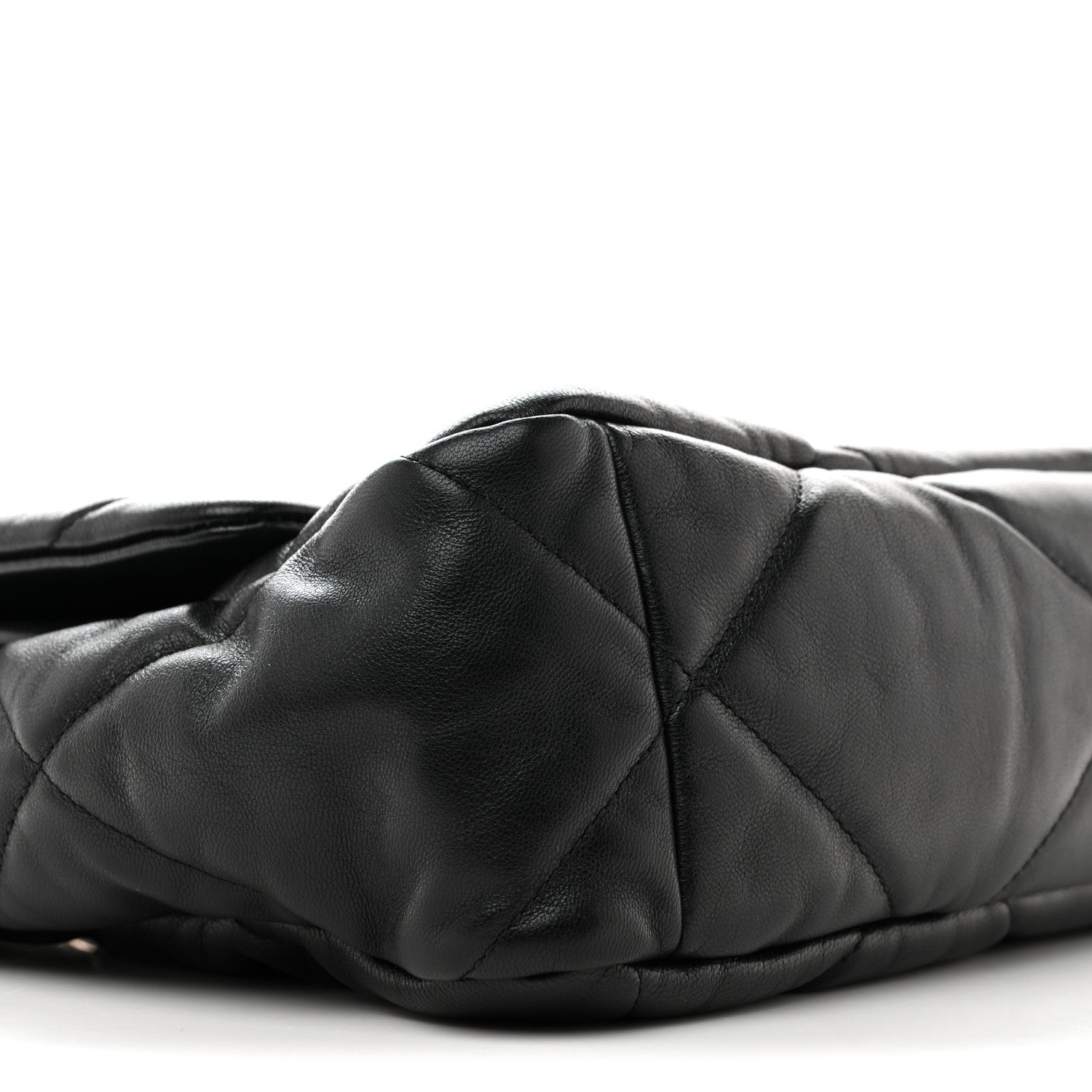Lambskin Quilted Large CHNL 19 Flap Black