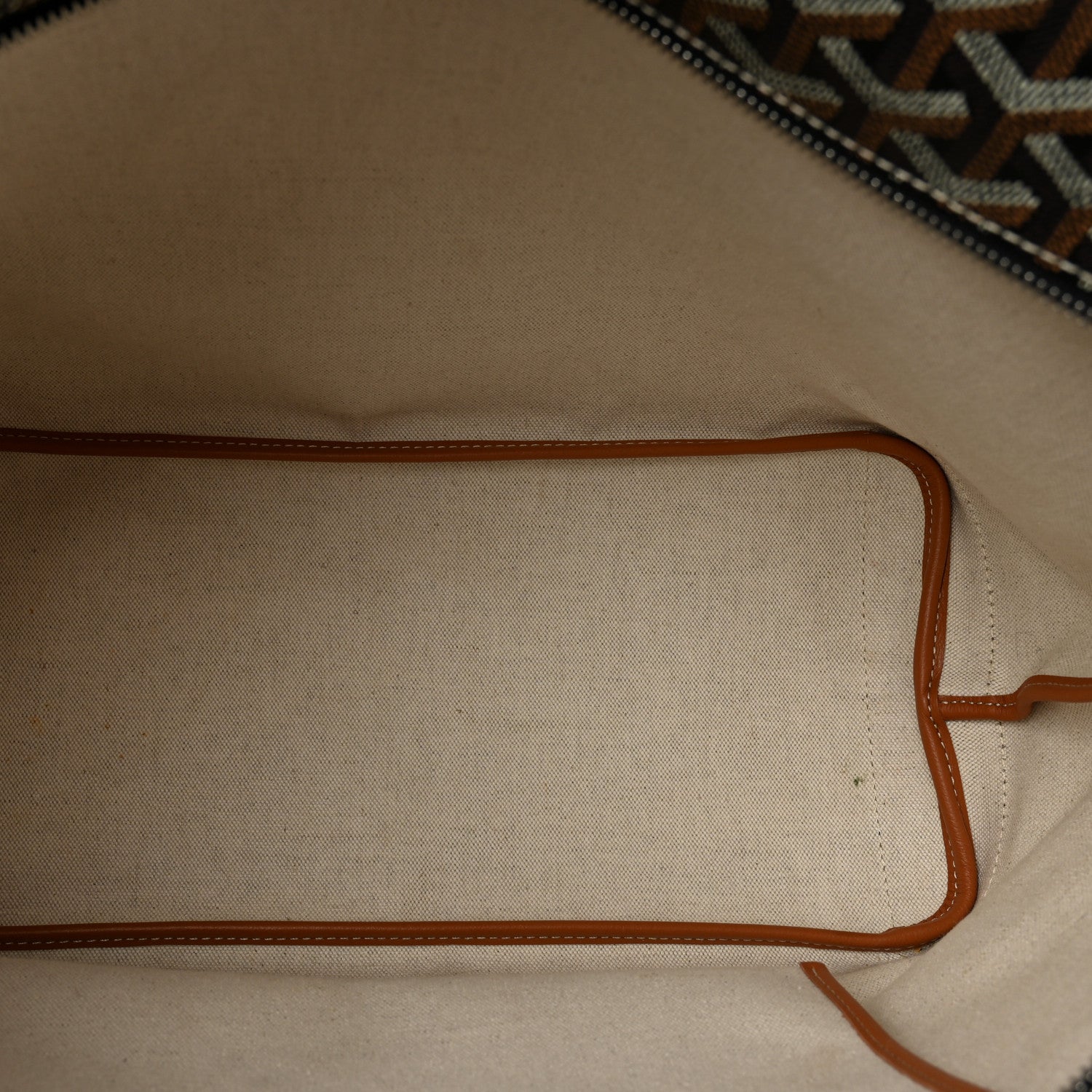 Goyardine Artois MM Black Gold