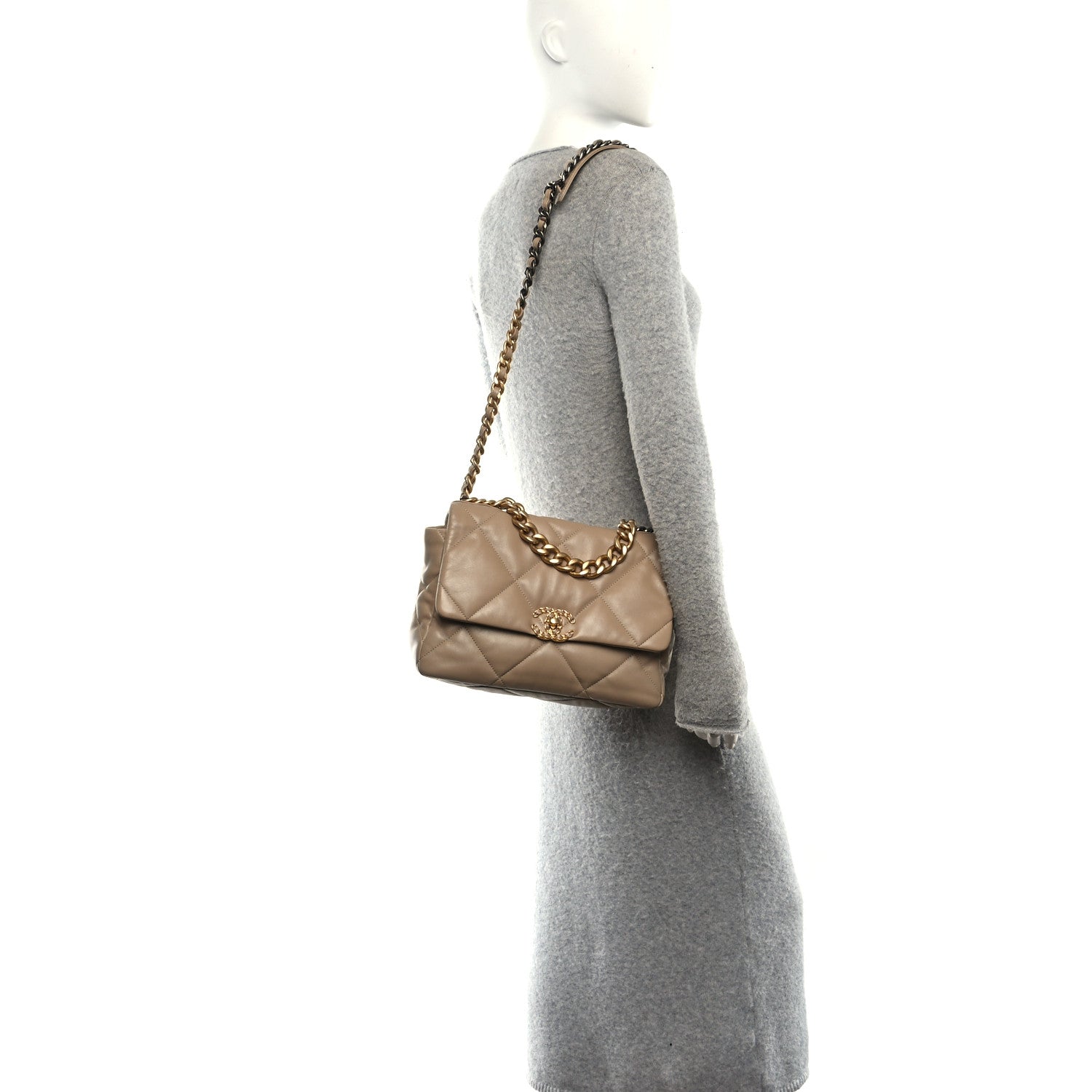 Lambskin Quilted Large CHNL 19 Flap Beige