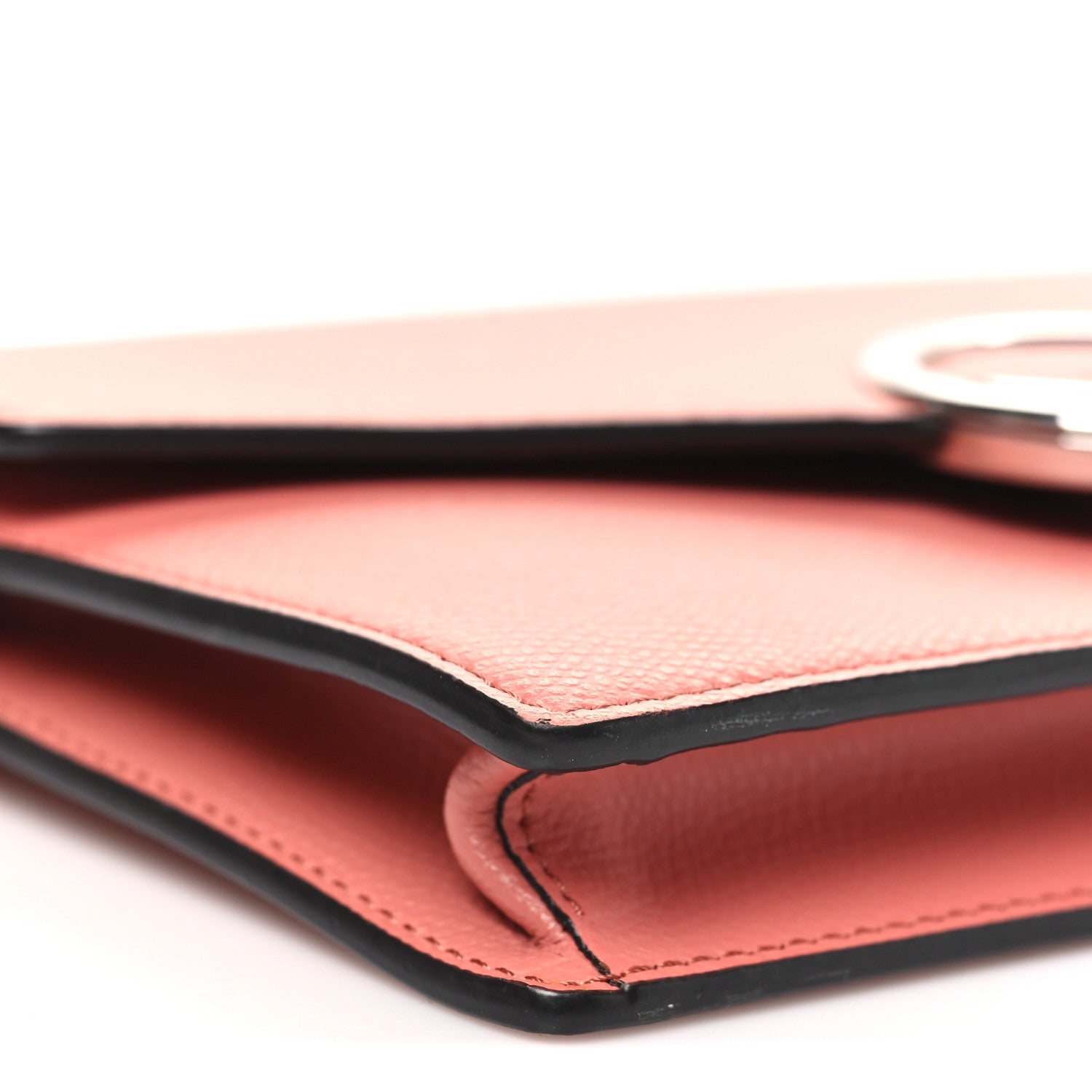 Vitello Cruise F is FNDI Medium Envelope Wallet on Chain Macaron