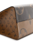 Reverse Monogram Giant Onthego MM