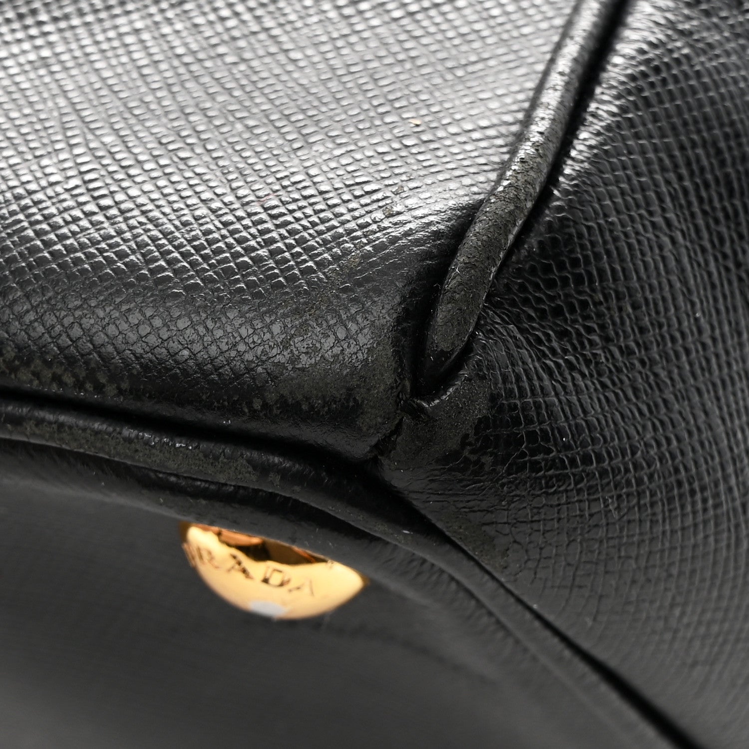 Saffiano Medium Galleria Double Zip Tote Black
