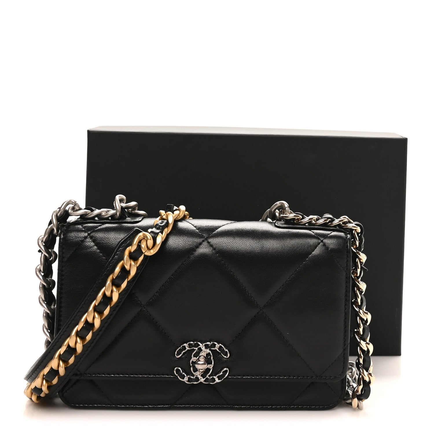 Lambskin Quilted CHNL 19 Wallet On Chain WOC Black