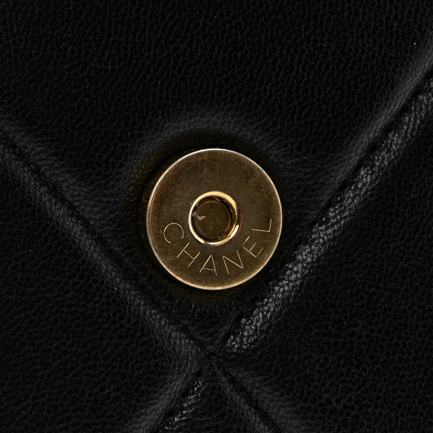 Lambskin Quilted CHNL 19 Wallet On Chain WOC Black