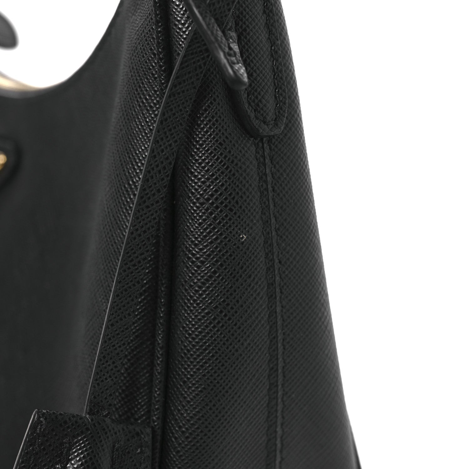 Saffiano Lux Re-Edition 2005 Shoulder Bag Black