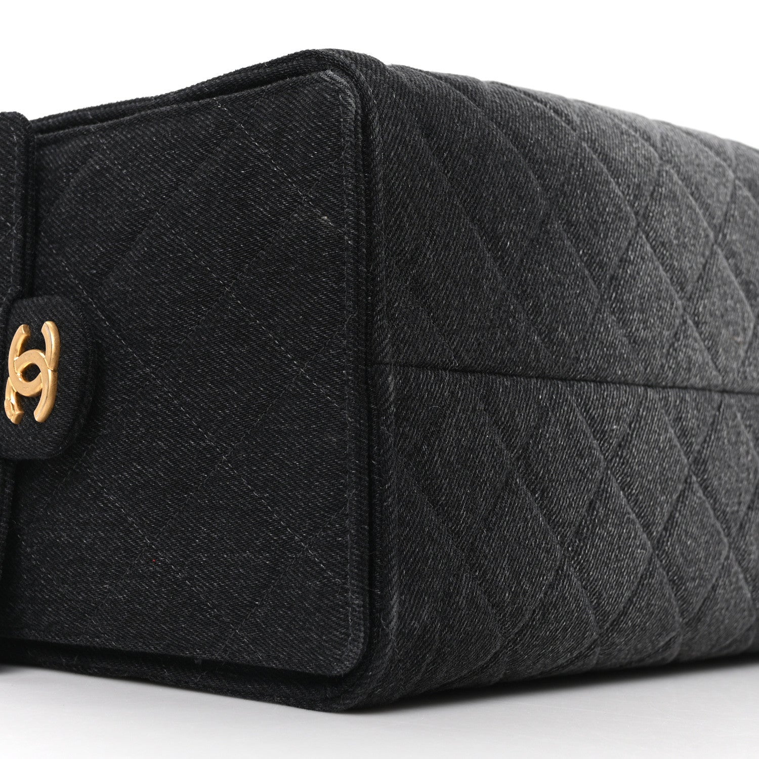 Washed Denim Quilted Medium CHNL 25 Handbag Black