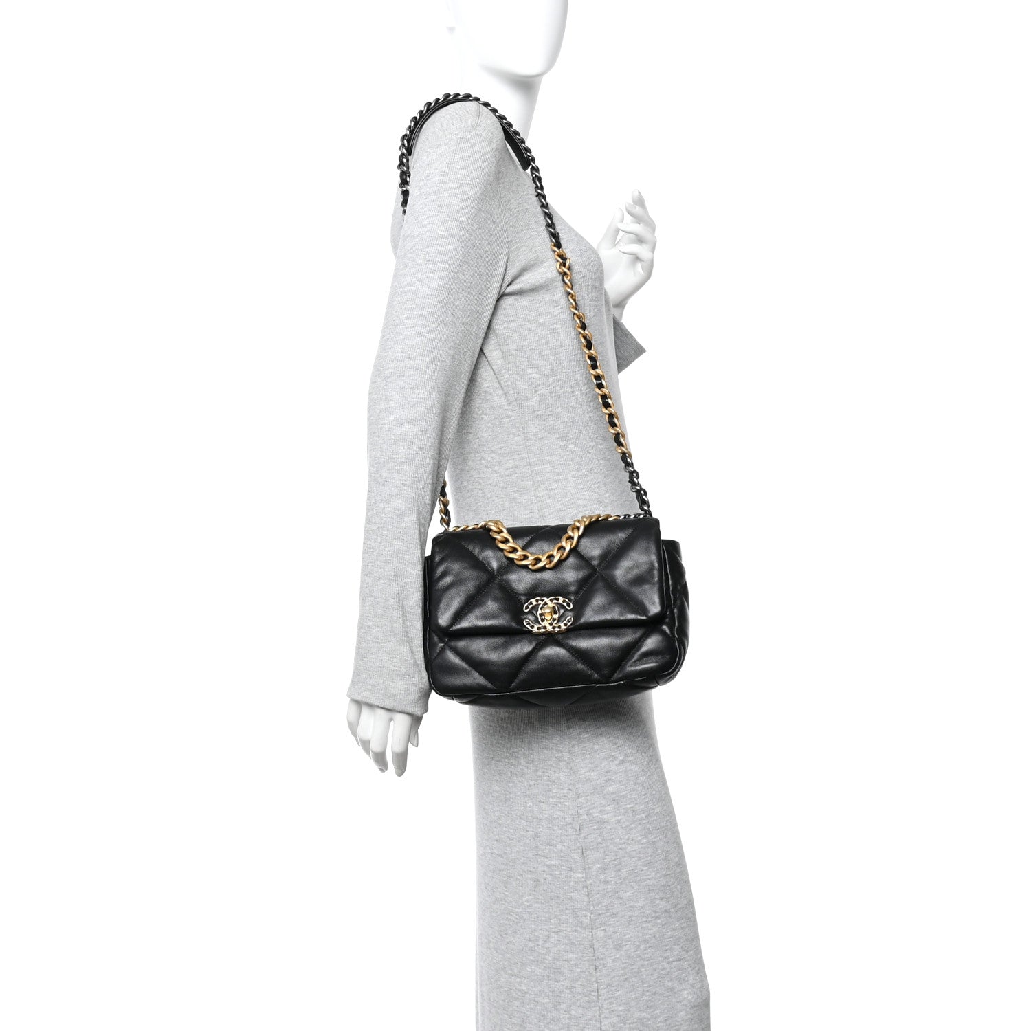 Lambskin Quilted Medium CHNL 19 Flap Black