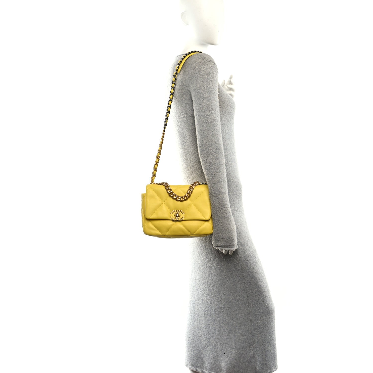 Lambskin Quilted Medium CHNL 19 Flap Yellow