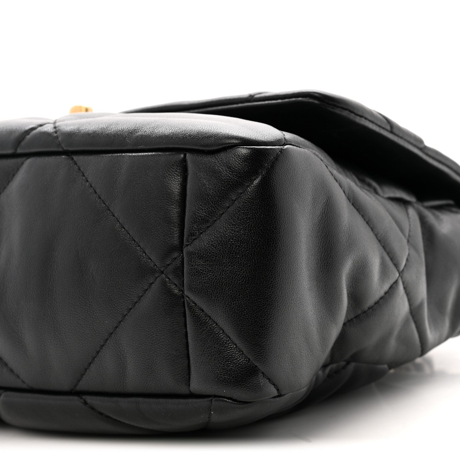 Lambskin Quilted Large CHNL 19 Flap Black