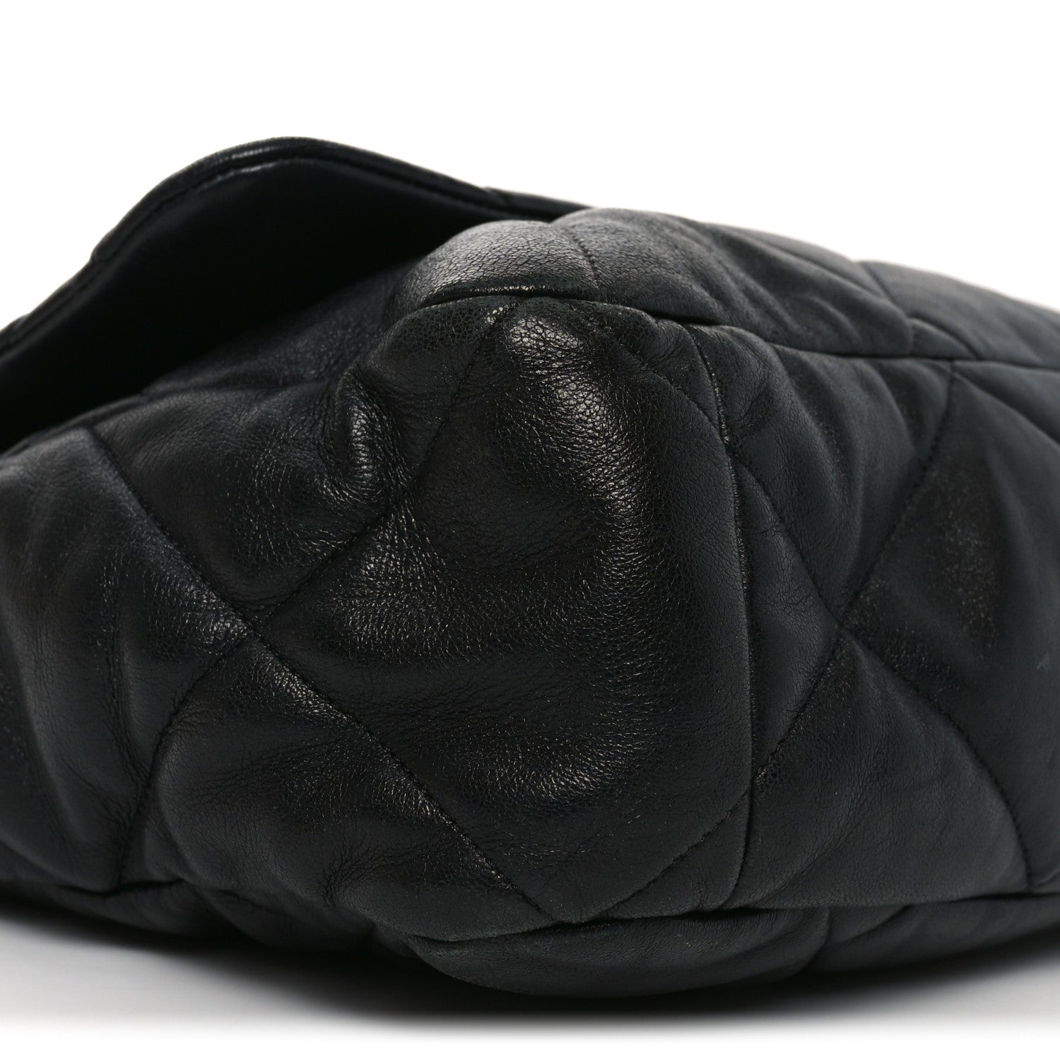 Lambskin Quilted Maxi CHNL 19 Flap Black
