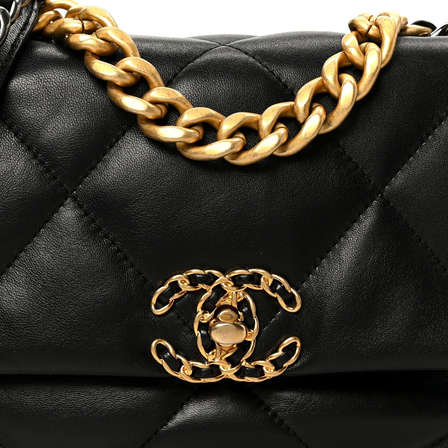 Lambskin Quilted Medium CHNL 19 Flap Black