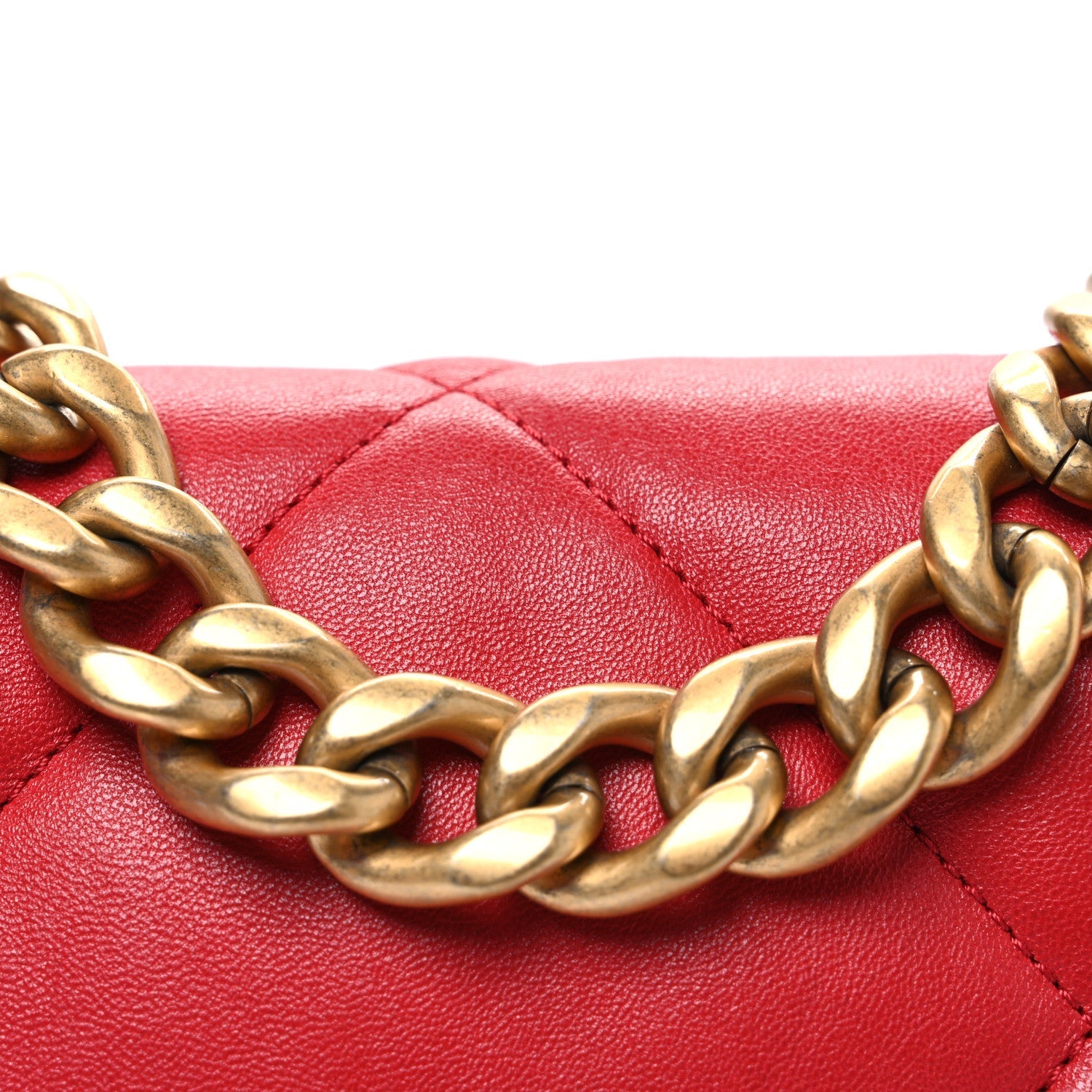 Lambskin Quilted Medium CHNL 19 Flap Red