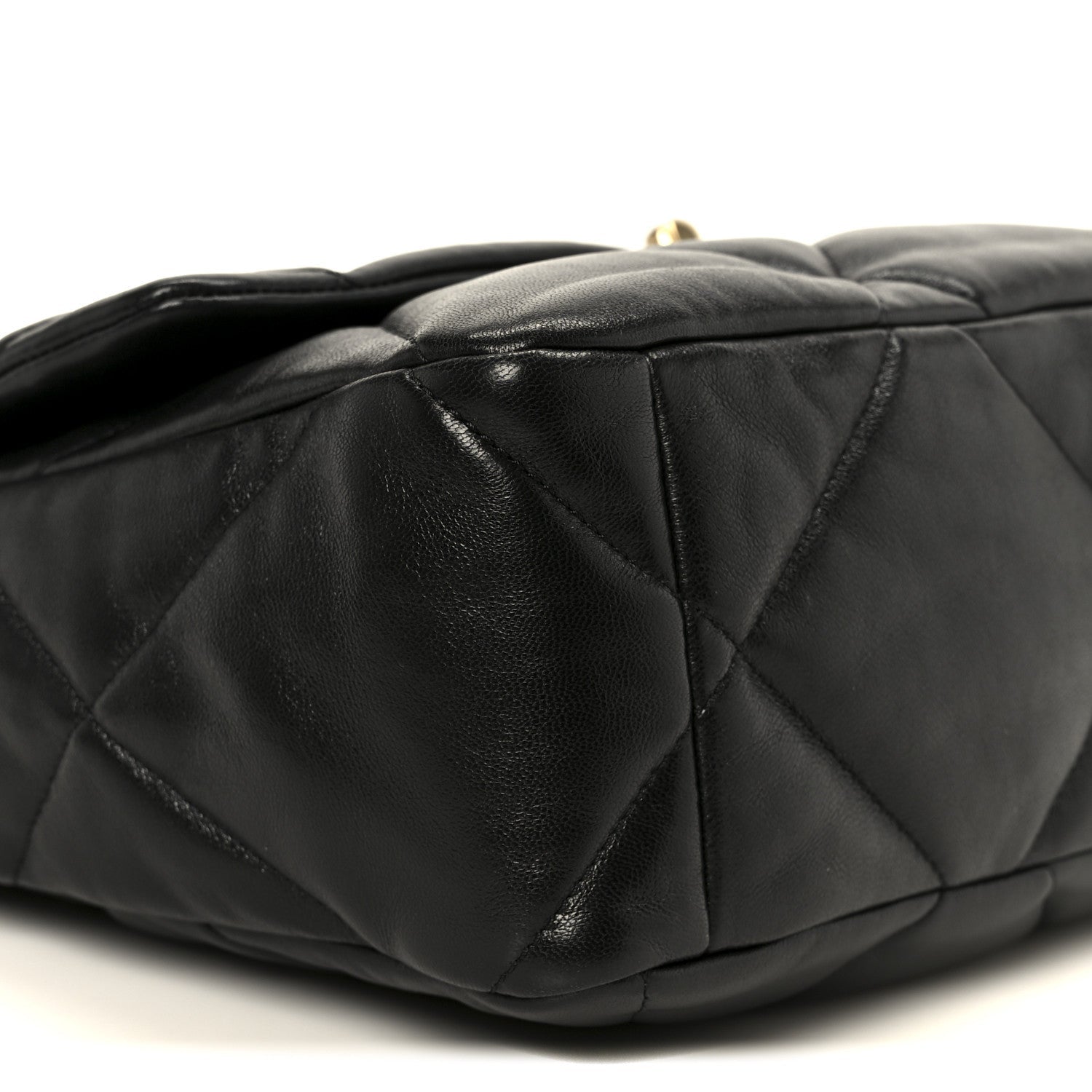 Lambskin Quilted Large CHNL 19 Flap Black
